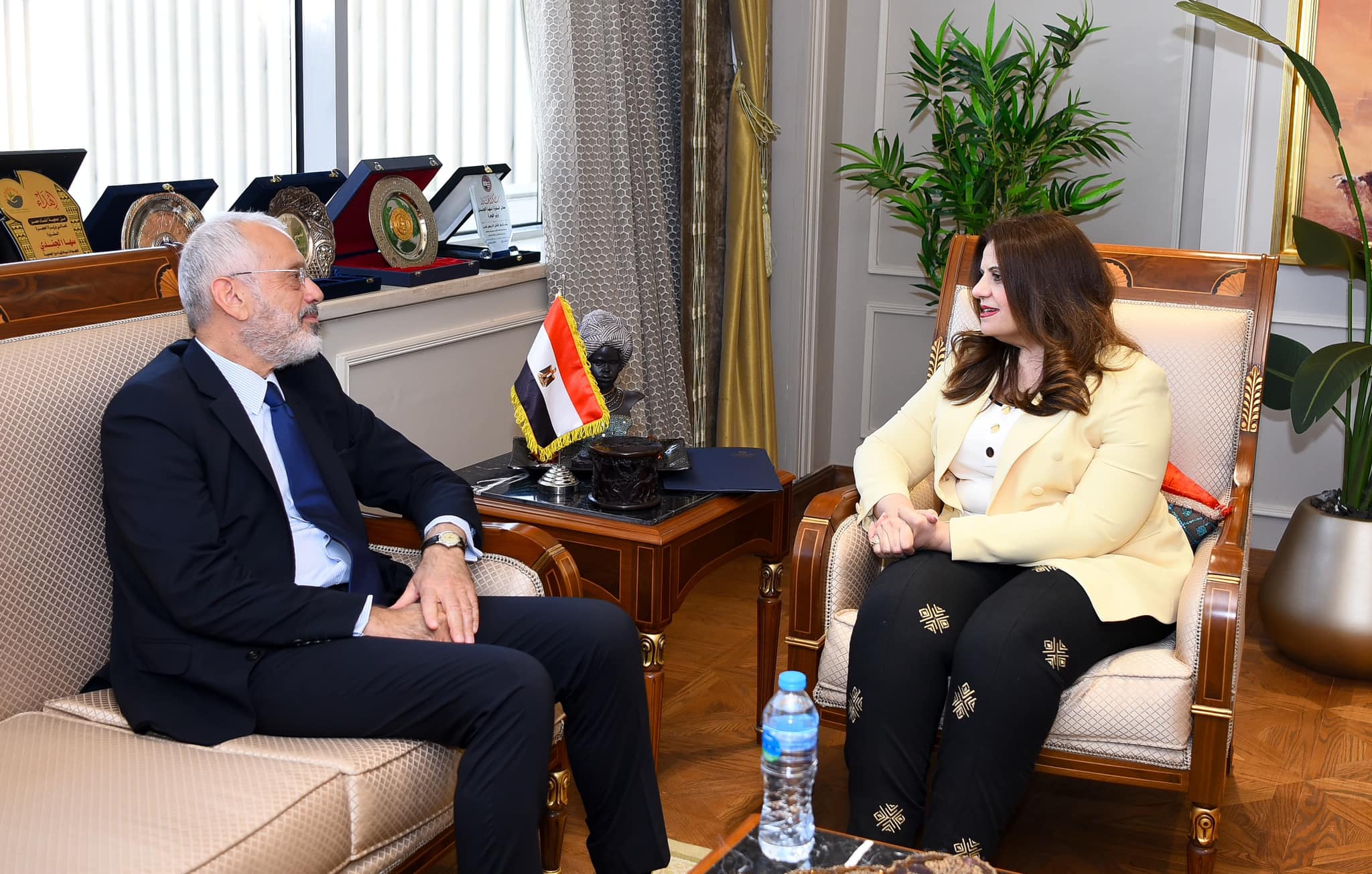 وزيرة الهجرة تستقبل السفير اليوناني لدى مصر لبحث تعزيز سبل التعاون في العديد من الملفات المشتركة بما في ذلك ملف العمالة الموسمية